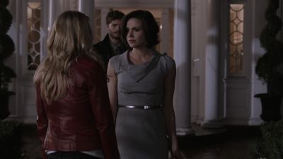 Once_Upon_A_Time_-_S01E01_28437029.jpg