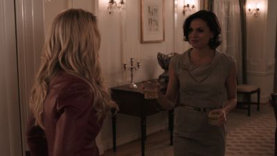 Once_Upon_A_Time_-_S01E01_28448529.jpg