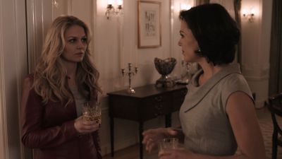 Once_Upon_A_Time_-_S01E01_28449329.jpg