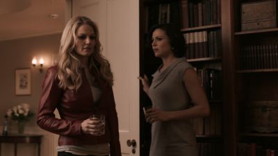 Once_Upon_A_Time_-_S01E01_28455229.jpg