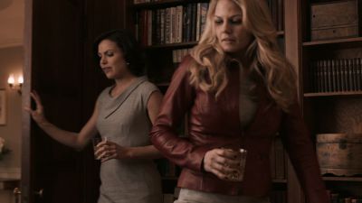 Once_Upon_A_Time_-_S01E01_28455729.jpg