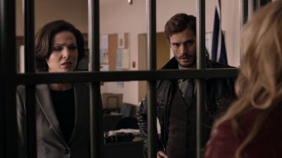 Once_Upon_A_Time_-_S01E01_28558529.jpg