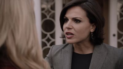 Once_Upon_A_Time_-_S01E01_28823029.jpg