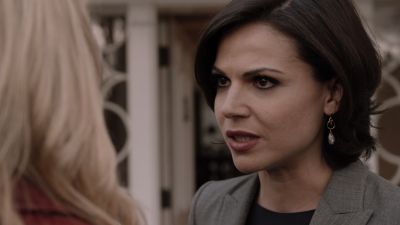 Once_Upon_A_Time_-_S01E01_28826329.jpg