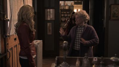 Once_Upon_A_Time_-_S01E01_28872729.jpg