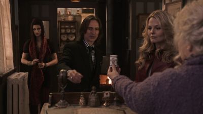 Once_Upon_A_Time_-_S01E01_28882229.jpg