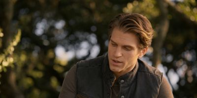 Walker_-_S01E01_mp4_20250929_080747_718.jpg