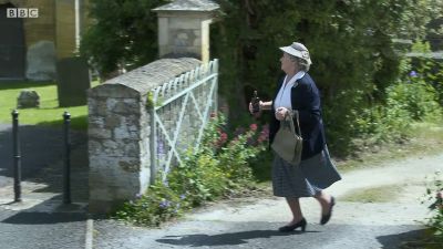 FATHER_BROWN_-_S01E01_mp4_20251003_000436_735.jpg