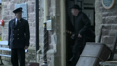 FATHER_BROWN_-_S01E01_mp4_20251003_001025_956.jpg