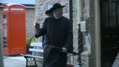 FATHER_BROWN_-_S01E01_mp4_20251003_001027_797.jpg