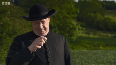 FATHER_BROWN_-_S01E01_mp4_20251003_001534_449.jpg