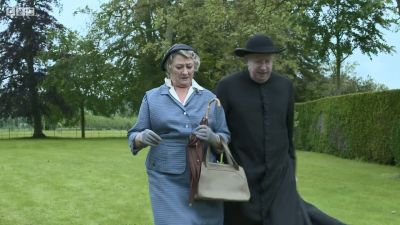 FATHER_BROWN_-_S01E02_mp4_20251003_102111_500.jpg