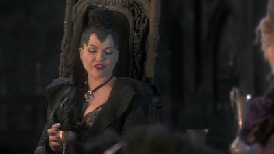 Once_Upon_A_Time_-_S01E02_28116029.jpg