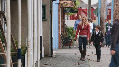 Once_Upon_A_Time_-_S01E02_28252929.jpg