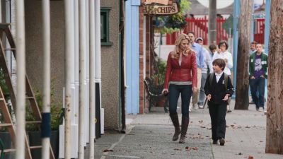 Once_Upon_A_Time_-_S01E02_28253329.jpg