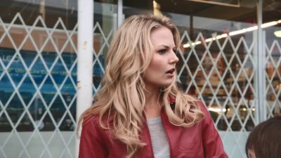 Once_Upon_A_Time_-_S01E02_28258929.jpg