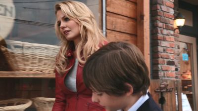 Once_Upon_A_Time_-_S01E02_28272329.jpg