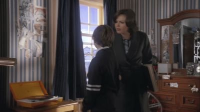 Once_Upon_A_Time_-_S01E02_2832829.jpg