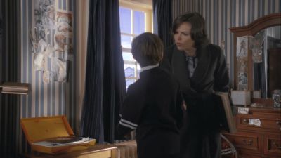 Once_Upon_A_Time_-_S01E02_2832929.jpg