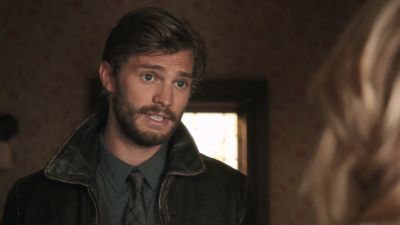 Once_Upon_A_Time_-_S01E02_28352529.jpg