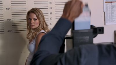 Once_Upon_A_Time_-_S01E02_28396029.jpg