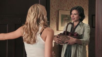 Once_Upon_A_Time_-_S01E02_2853529.jpg