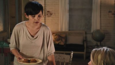 Once_Upon_A_Time_-_S01E02_28673729.jpg