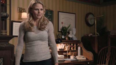Once_Upon_A_Time_-_S01E02_28732129.jpg