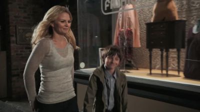 Once_Upon_A_Time_-_S01E02_28764729.jpg