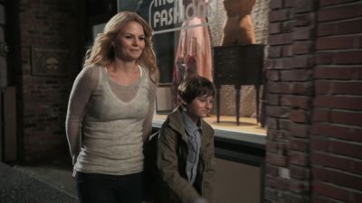 Once_Upon_A_Time_-_S01E02_28764929.jpg