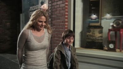 Once_Upon_A_Time_-_S01E02_28765429.jpg